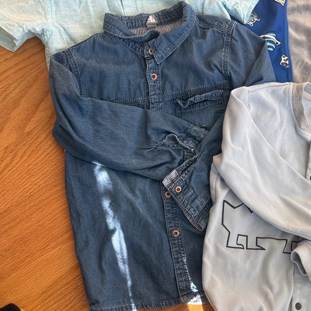 Kids 5T Bundle - Picture 7 of 9